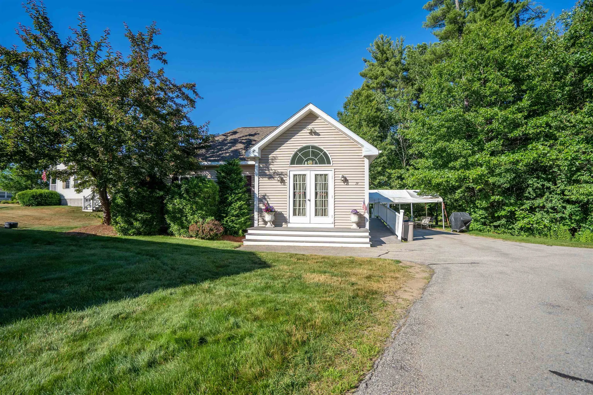 11 Timber Trail Road Sandown NH 03873