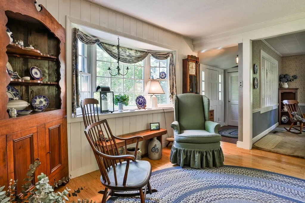4 Van Dyke Road Hollis NH 03049
