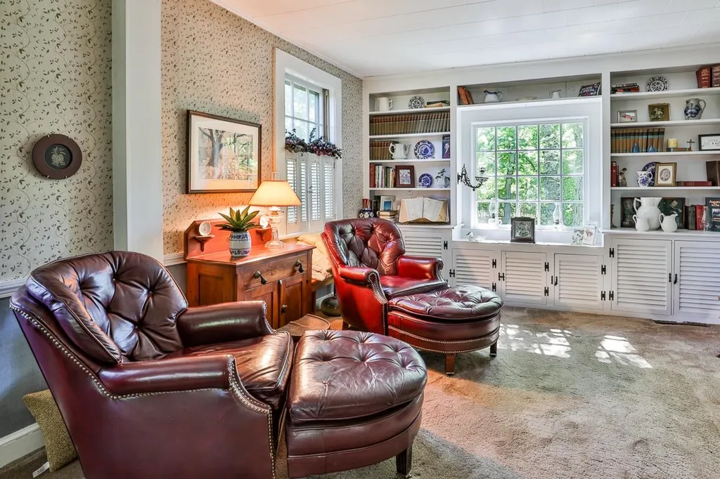 4 Van Dyke Road Hollis NH 03049