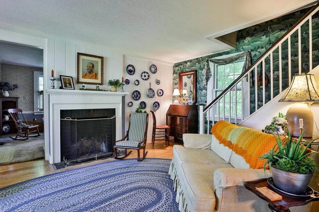 4 Van Dyke Road Hollis NH 03049