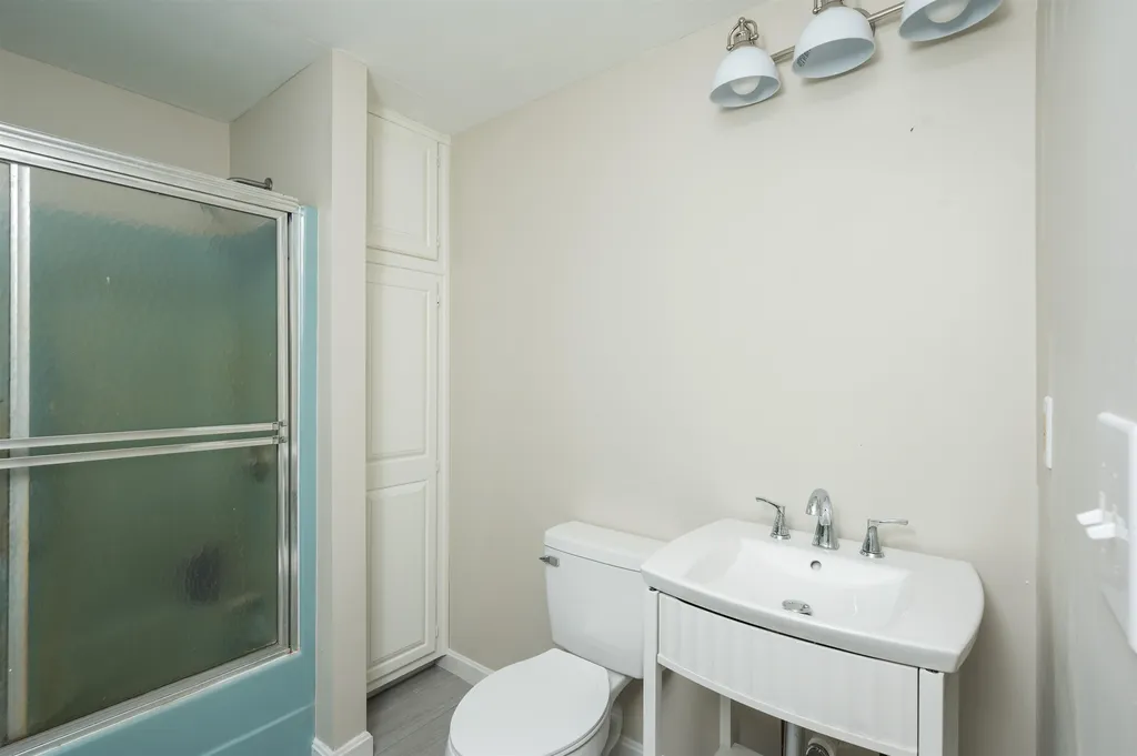 22 Earle Drive Lee NH 03861