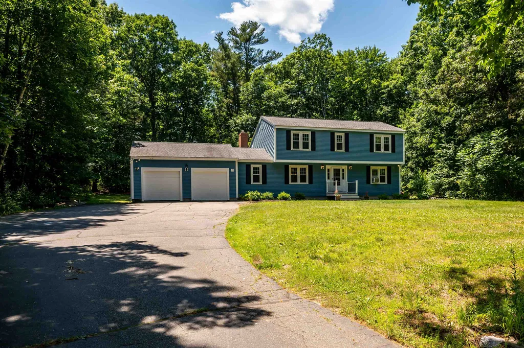 22 Earle Drive Lee NH 03861