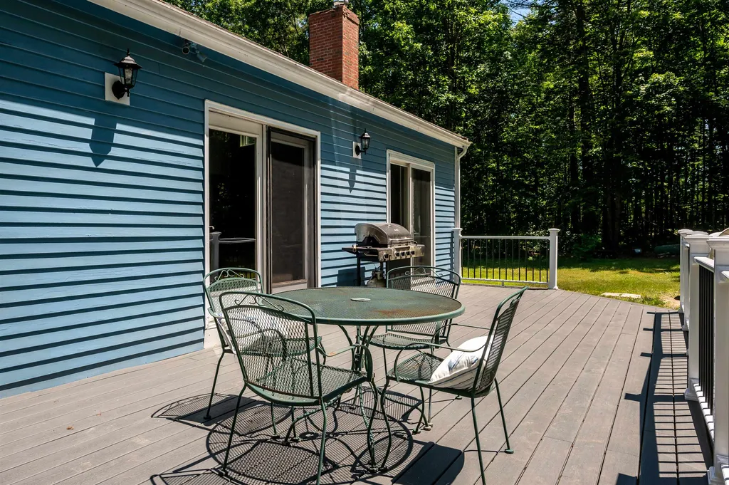 22 Earle Drive Lee NH 03861