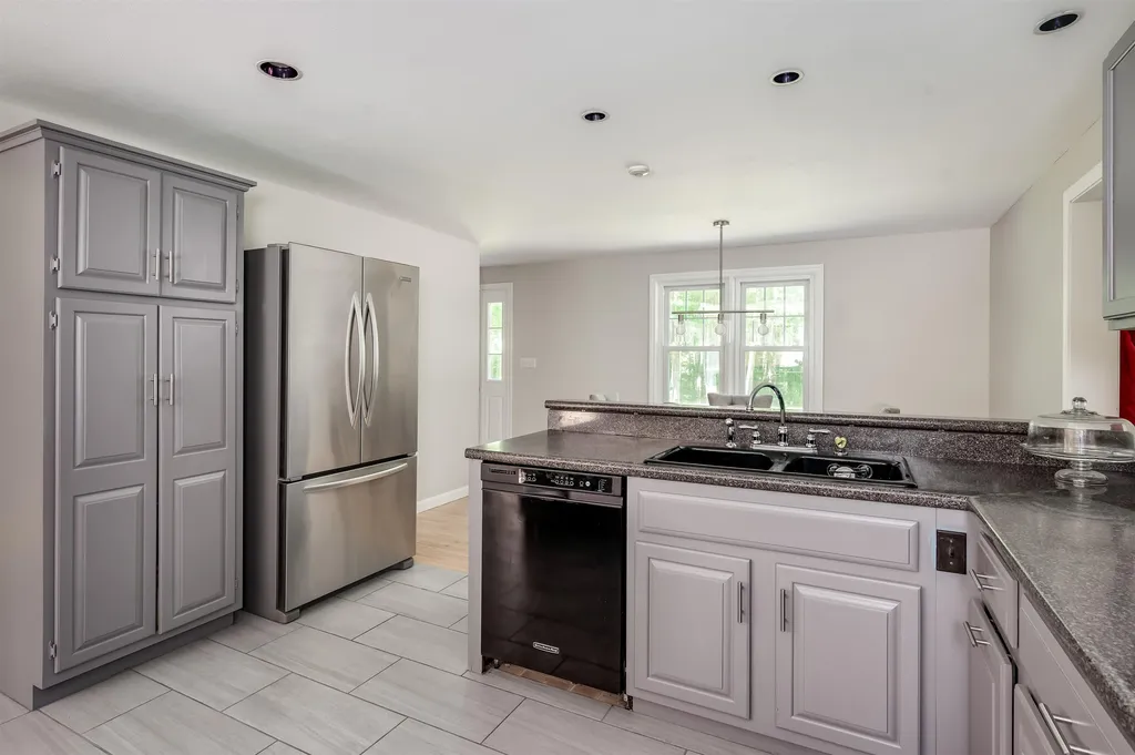 22 Earle Drive Lee NH 03861