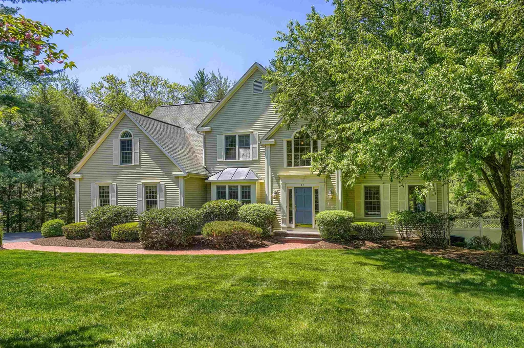 47 Pembroke Way Bedford NH 03110