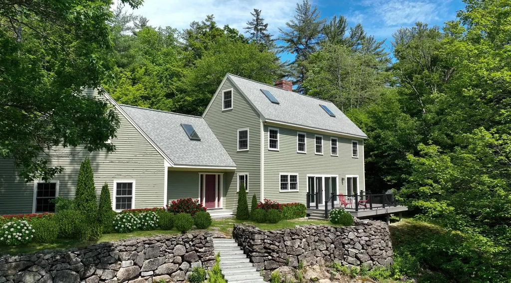 1043 Lakeshore Drive New London NH 03257