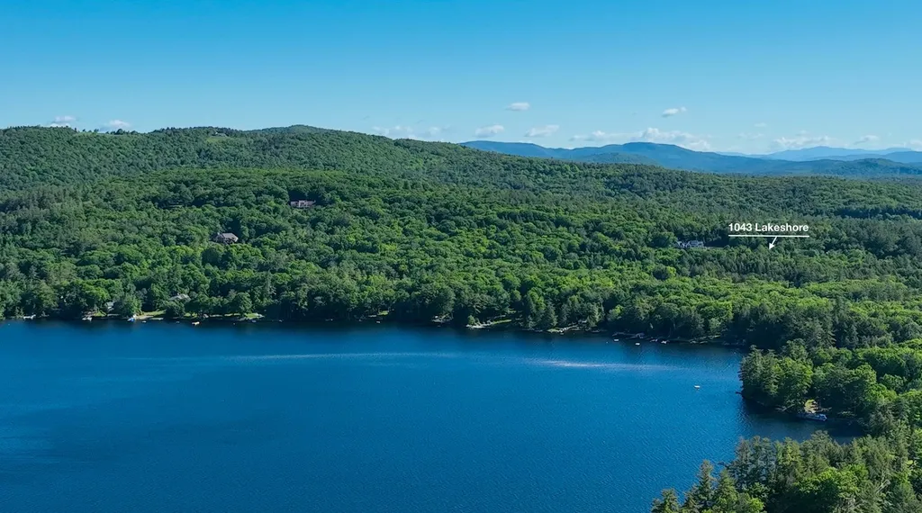 1043 Lakeshore Drive New London NH 03257