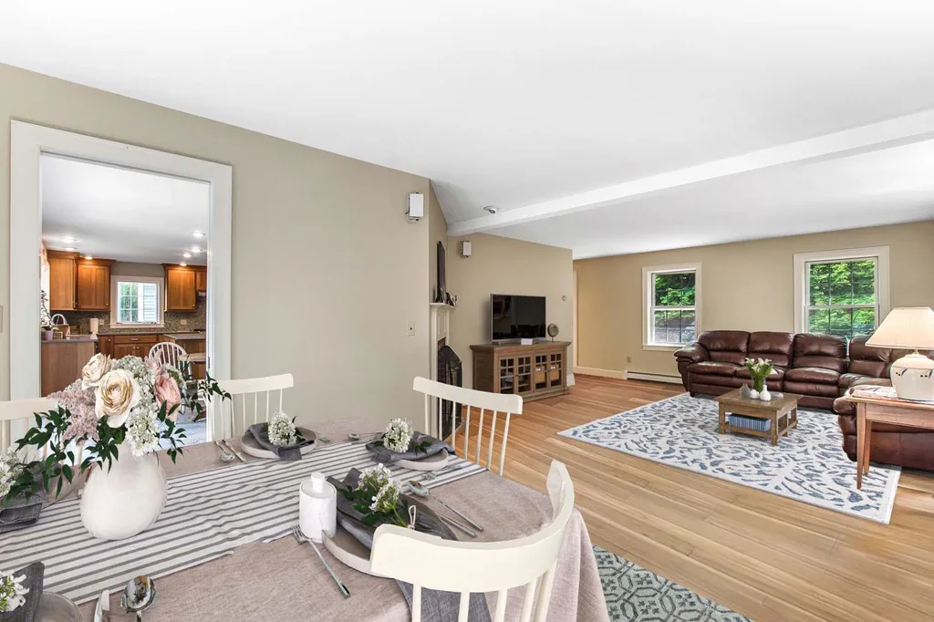 1043 Lakeshore Drive New London NH 03257