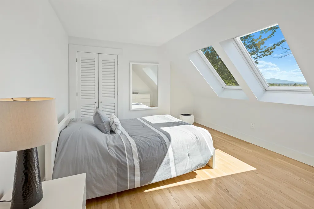408 Knights Hill Road New London NH 03257