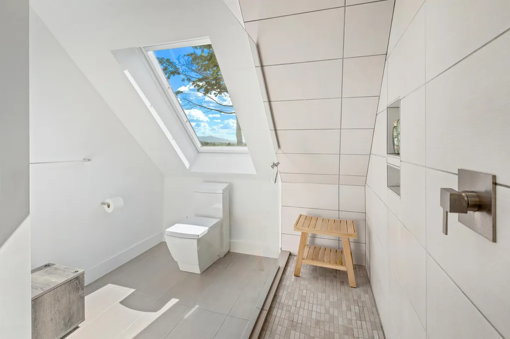 408 Knights Hill Road New London NH 03257