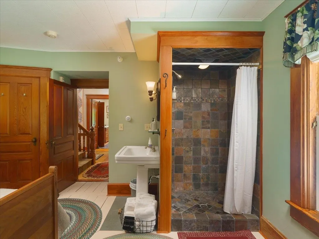 5250 West Woodstock Road Woodstock VT 05091