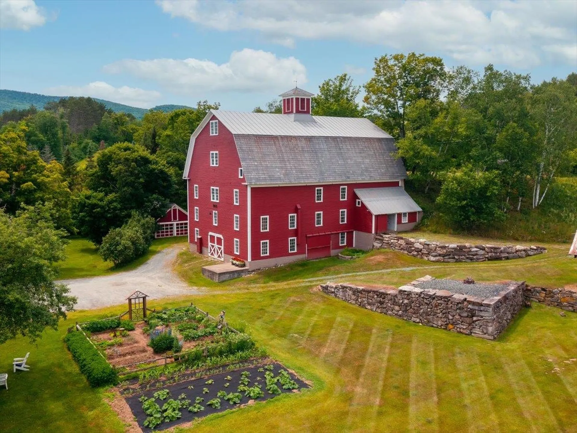 5250 West Woodstock Road Woodstock VT 05091