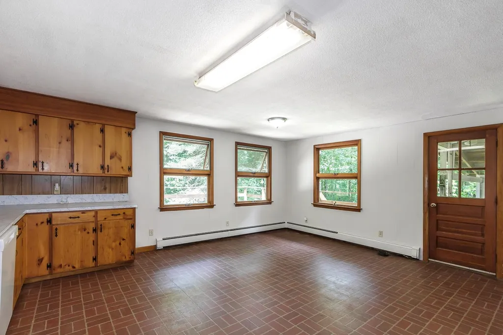 23 Park Avenue Claremont NH 03743
