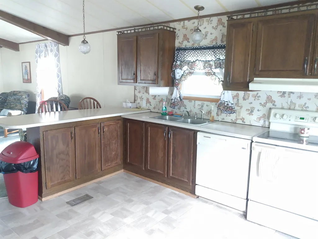 2 Agent Road Raymond NH 03077