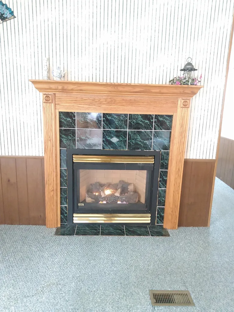 2 Agent Road Raymond NH 03077