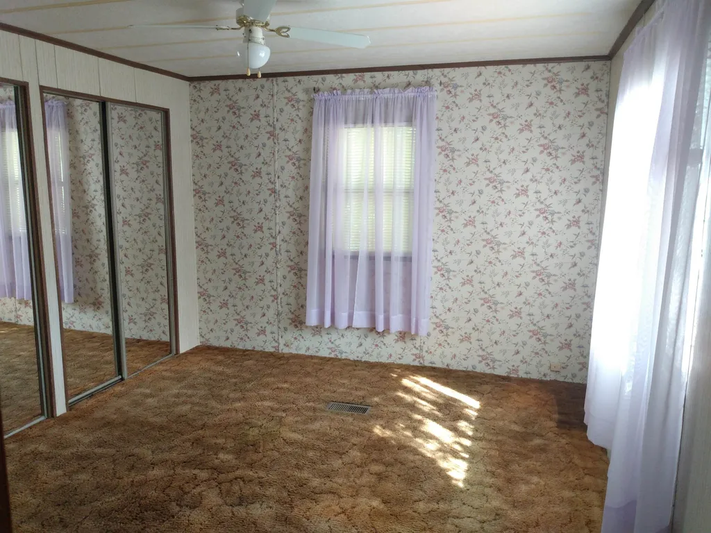2 Agent Road Raymond NH 03077
