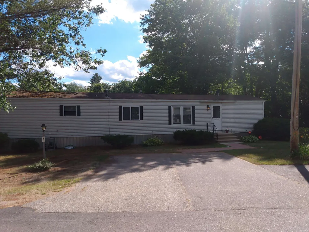 2 Agent Road Raymond NH 03077