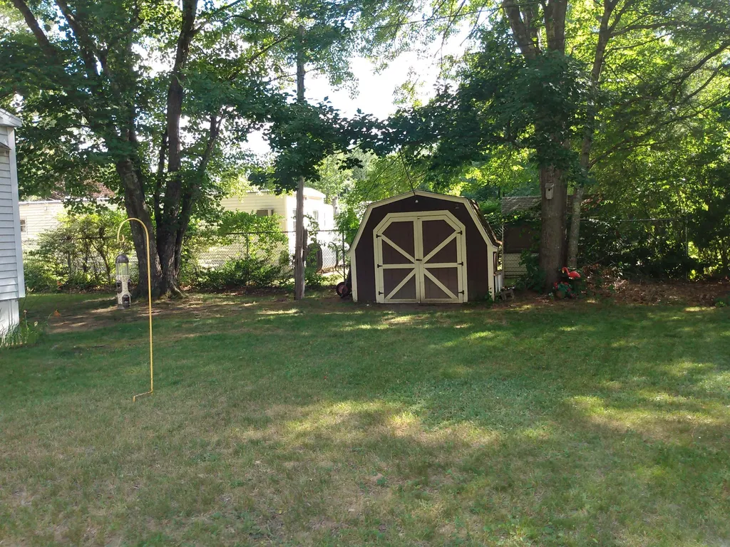 2 Agent Road Raymond NH 03077