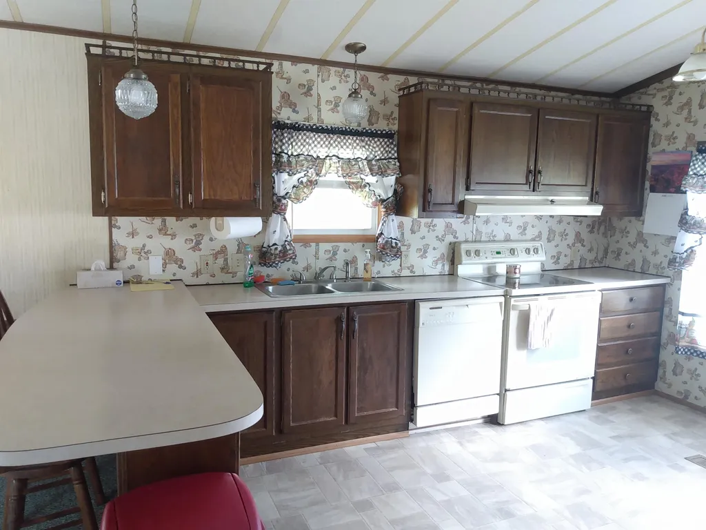 2 Agent Road Raymond NH 03077