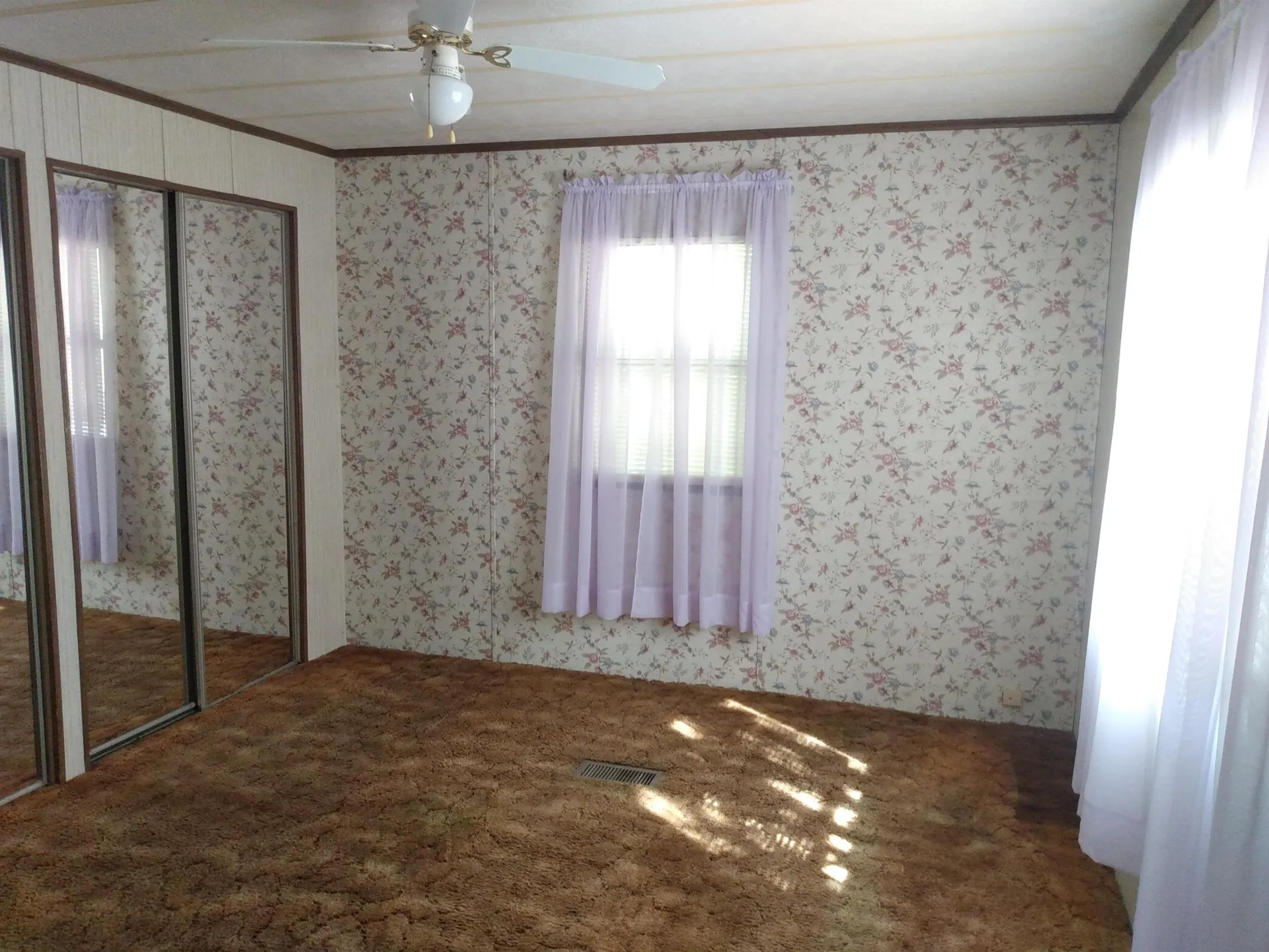 2 Agent Road Raymond NH 03077