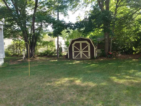 2 Agent Road Raymond NH 03077