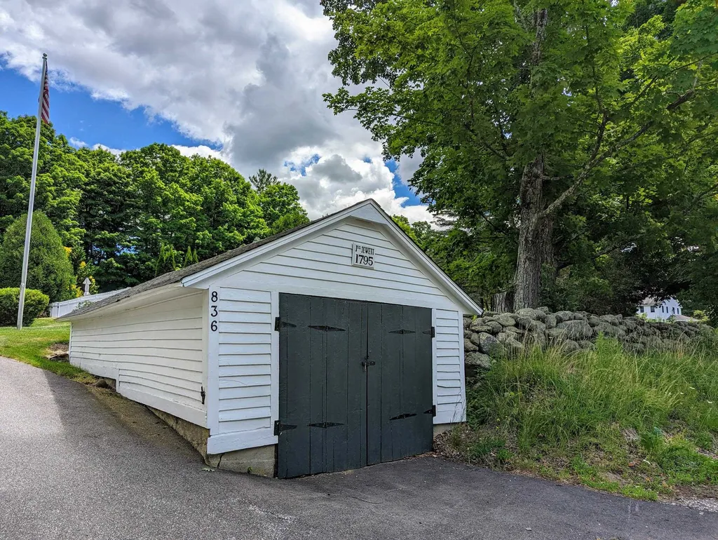 836 Jewett Road Hopkinton NH 03229