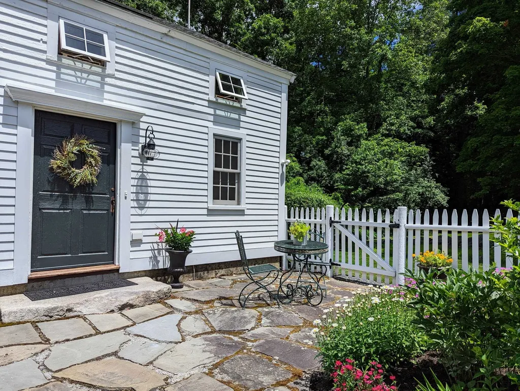 836 Jewett Road Hopkinton NH 03229