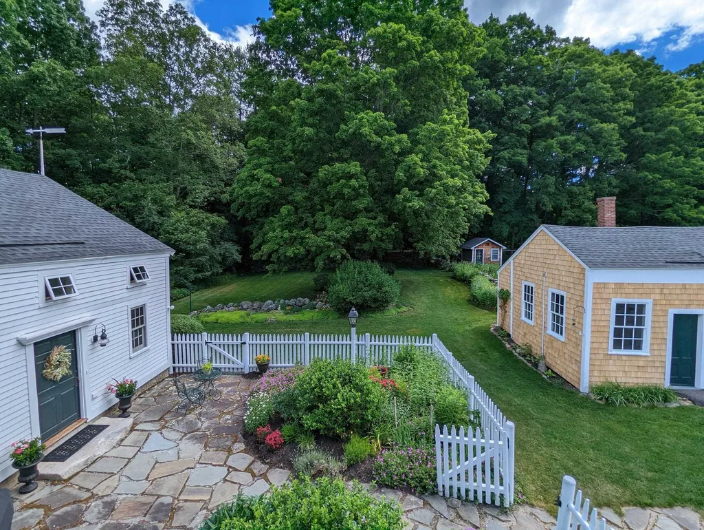 836 Jewett Road Hopkinton NH 03229