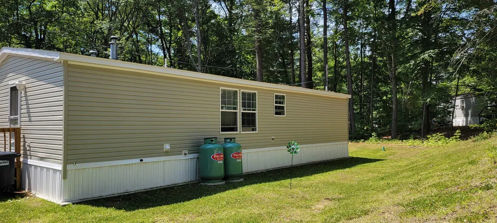 28 Fullam Circle Allenstown NH 03275