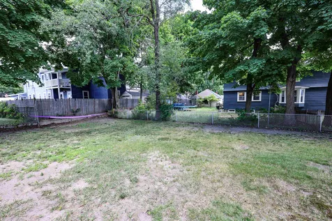 1022 Hayward Street Manchester NH 03103