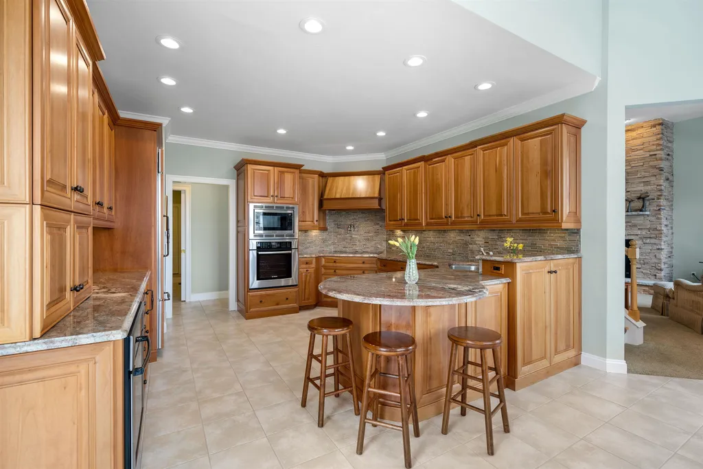 15 Freemans Way Hollis NH 03049