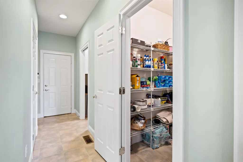 15 Freemans Way Hollis NH 03049