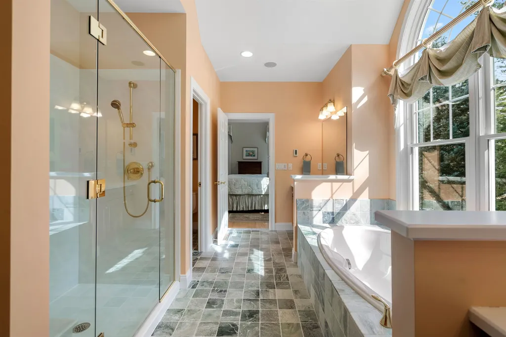 15 Freemans Way Hollis NH 03049