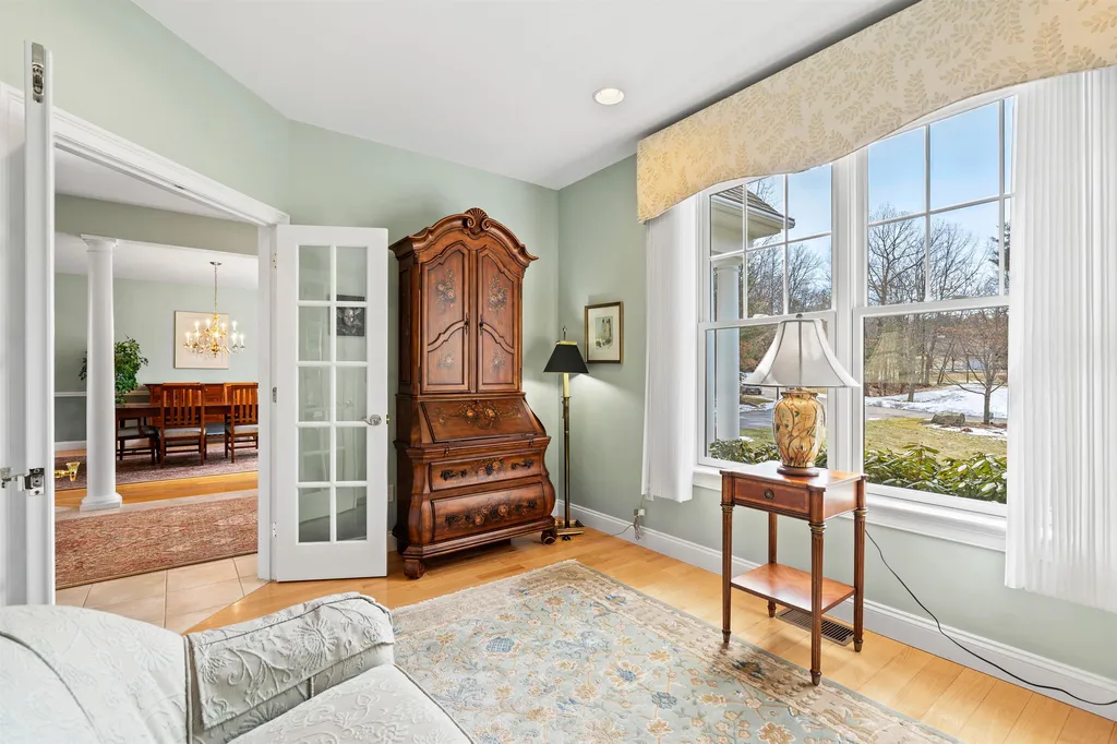 15 Freemans Way Hollis NH 03049