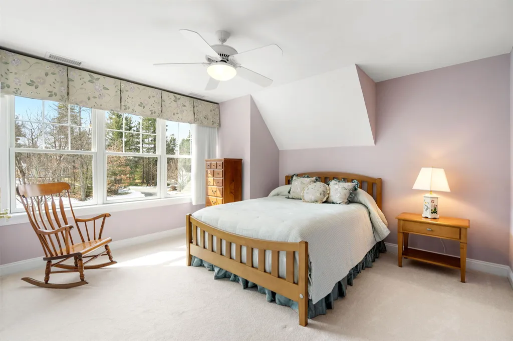 15 Freemans Way Hollis NH 03049