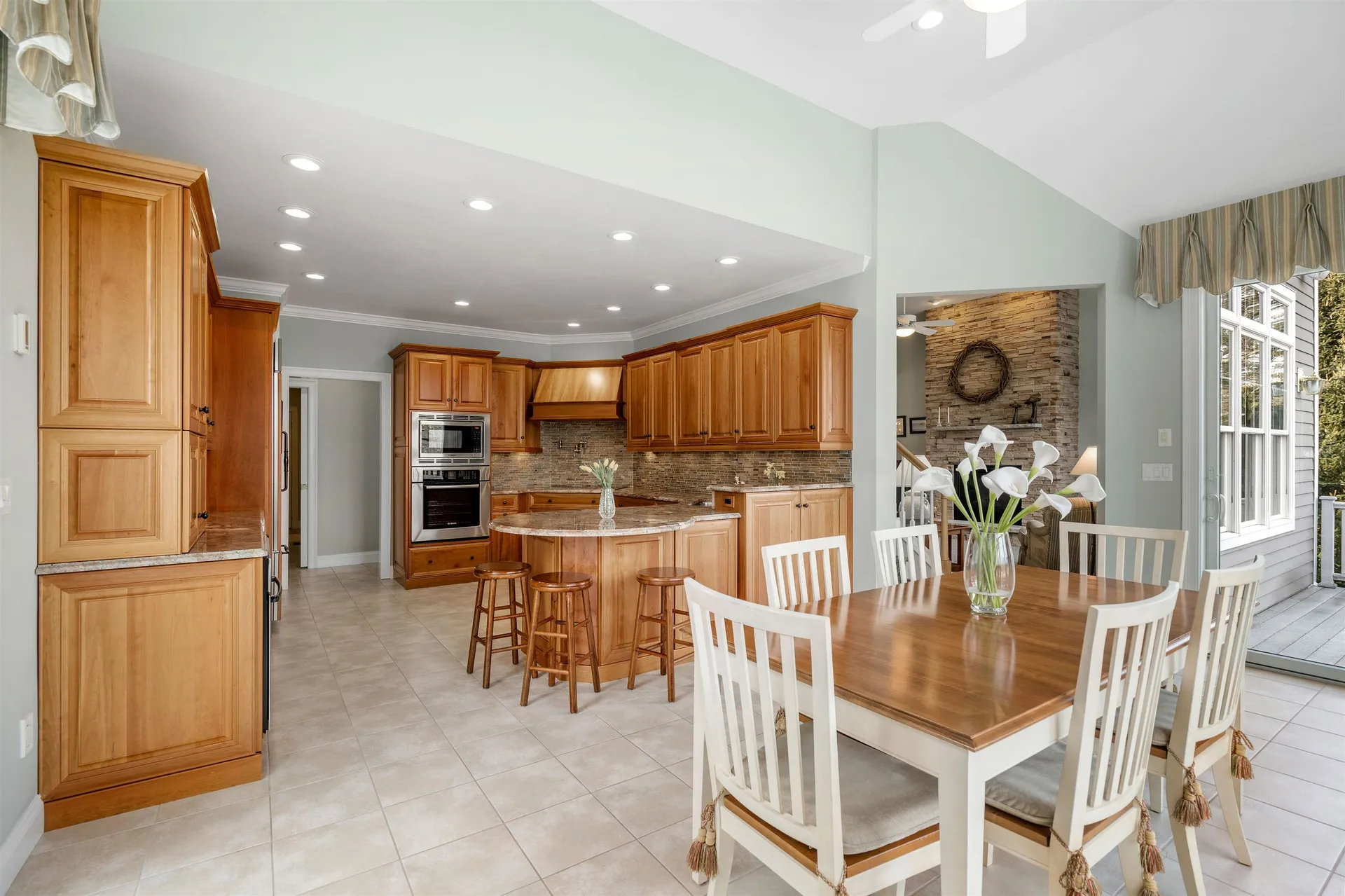 15 Freemans Way Hollis NH 03049