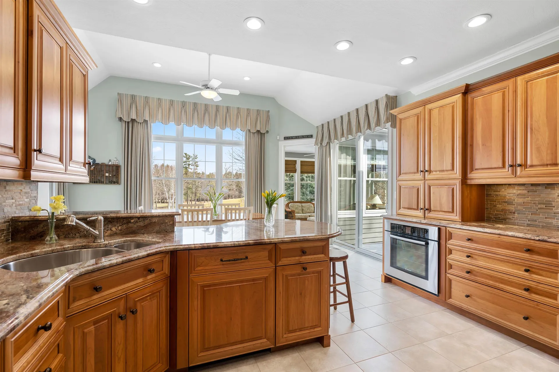 15 Freemans Way Hollis NH 03049