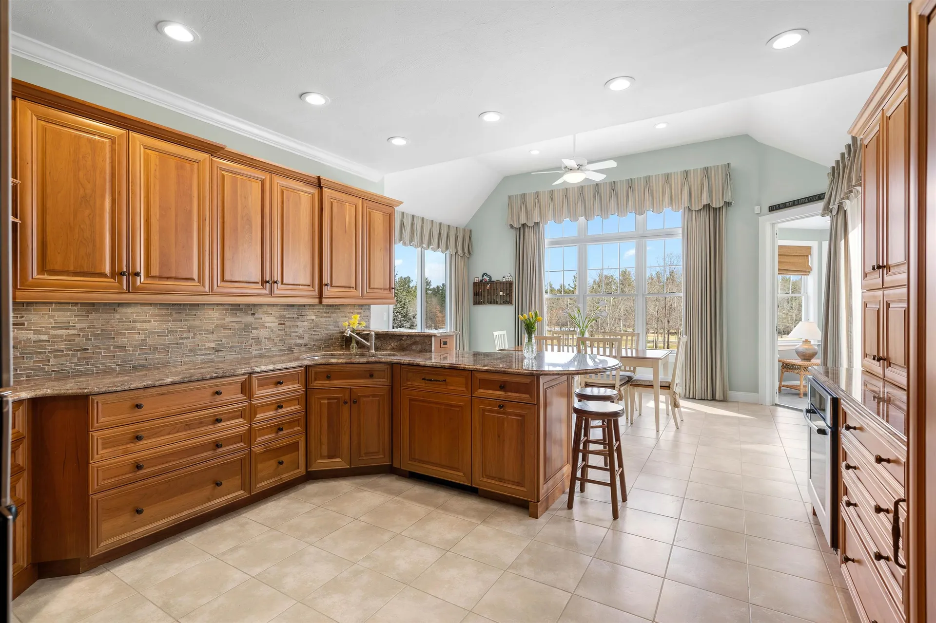 15 Freemans Way Hollis NH 03049