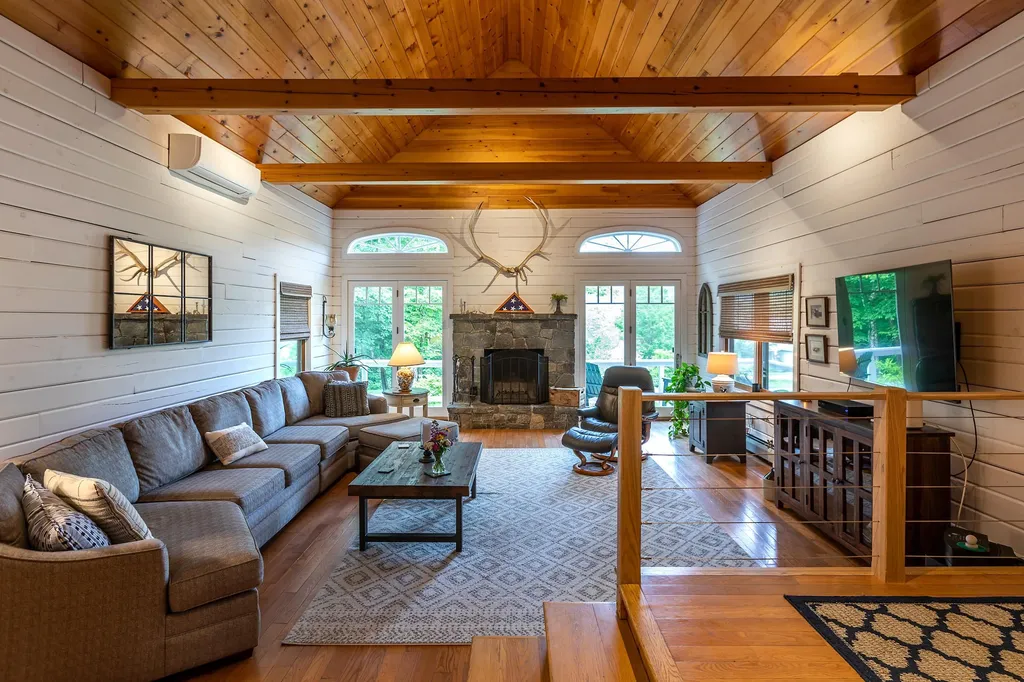 70 Flynn Hollow Road Sunderland VT 05250