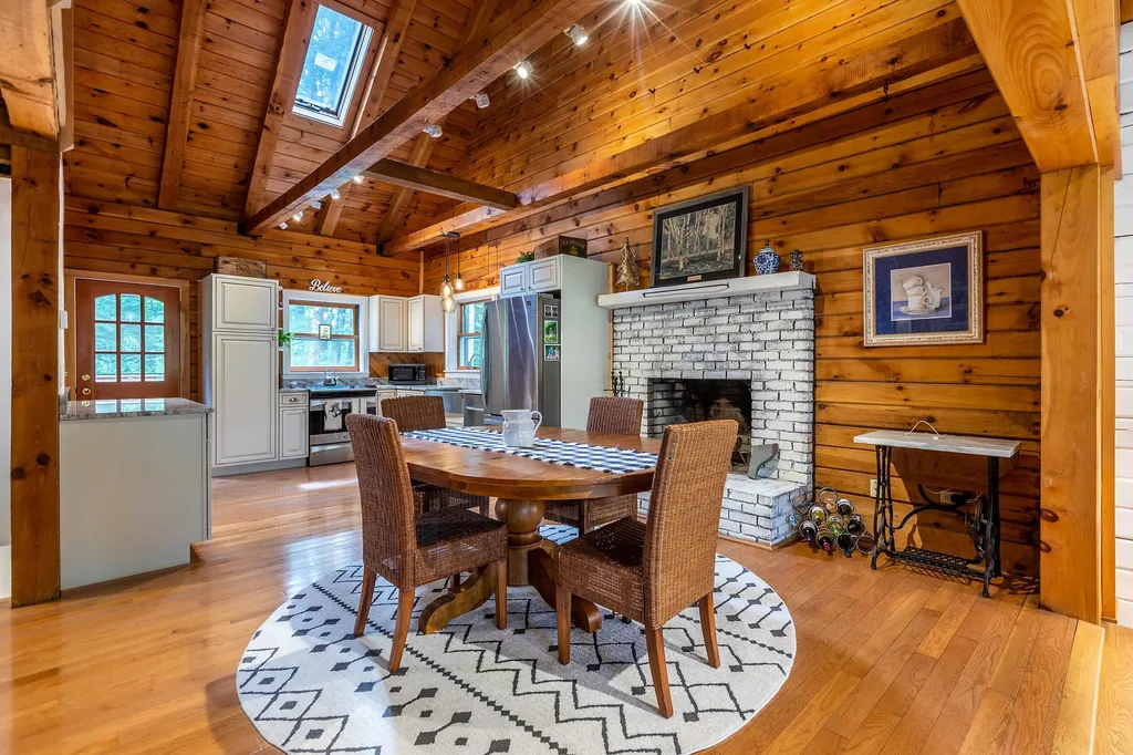 70 Flynn Hollow Road Sunderland VT 05250