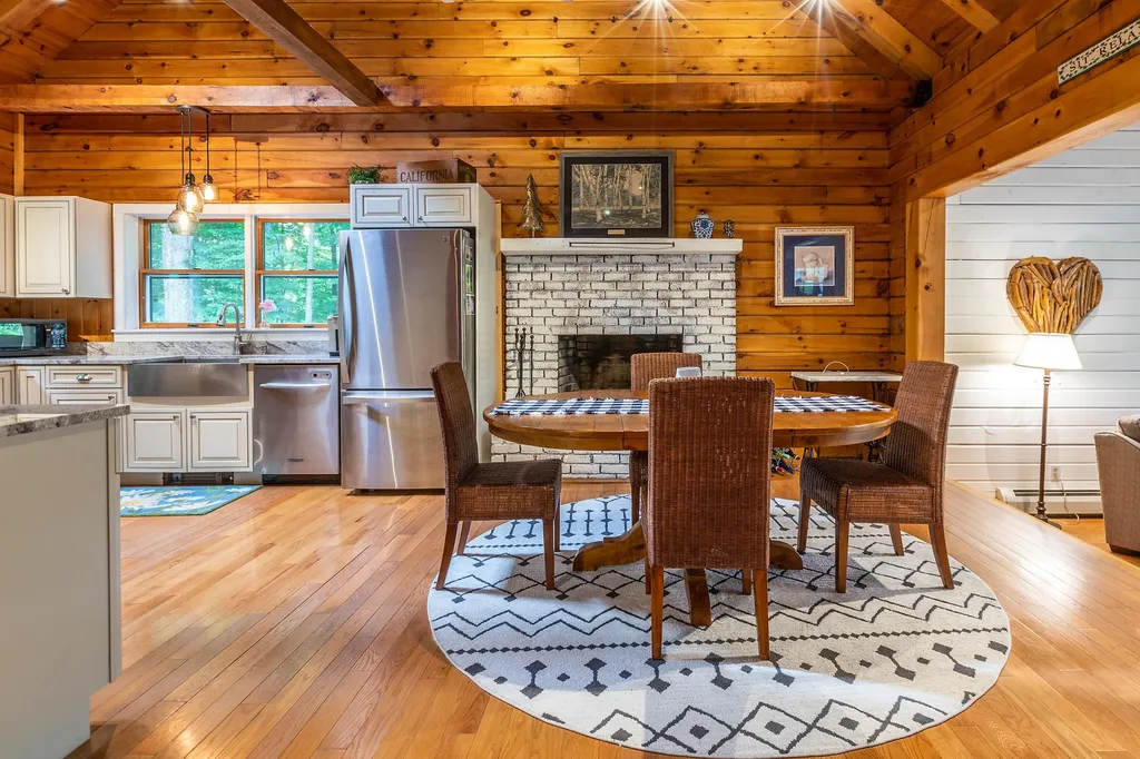 70 Flynn Hollow Road Sunderland VT 05250