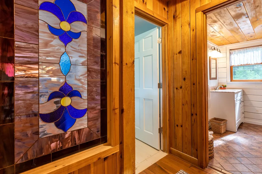 70 Flynn Hollow Road Sunderland VT 05250