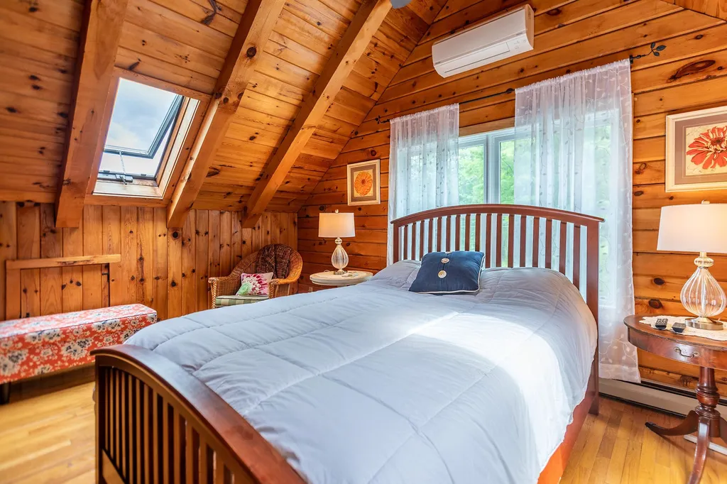 70 Flynn Hollow Road Sunderland VT 05250