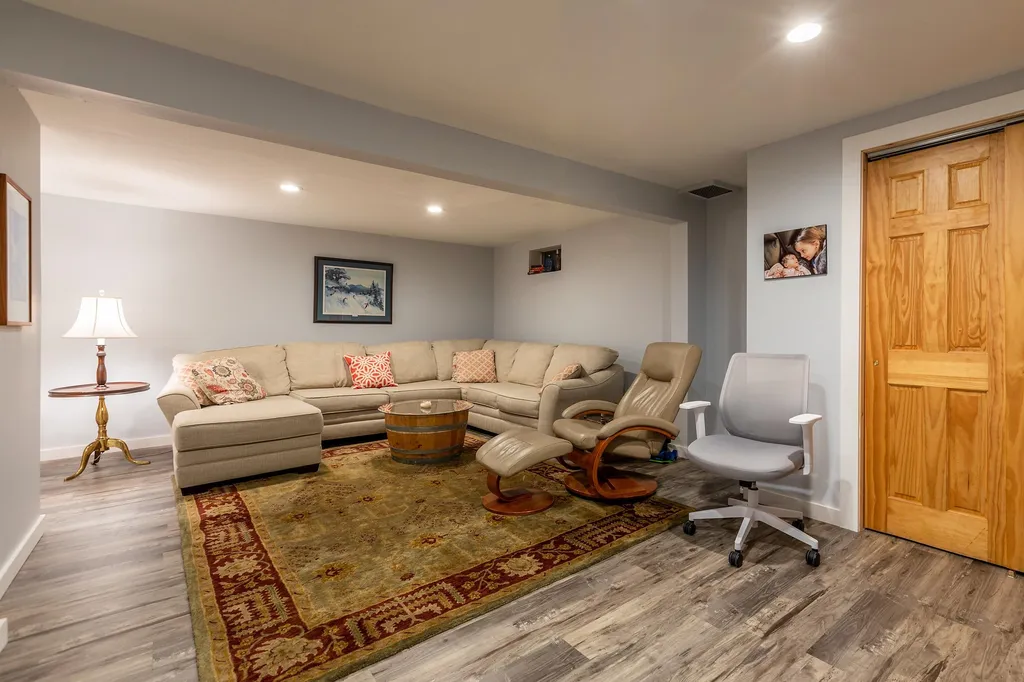 70 Flynn Hollow Road Sunderland VT 05250