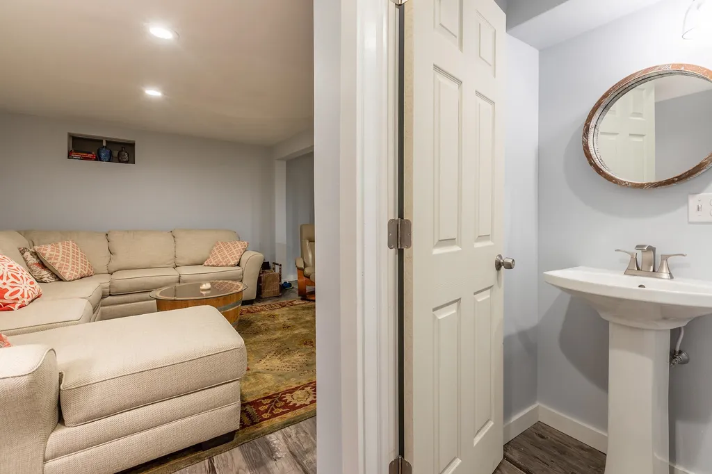 70 Flynn Hollow Road Sunderland VT 05250
