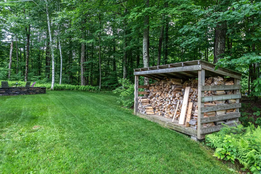 70 Flynn Hollow Road Sunderland VT 05250