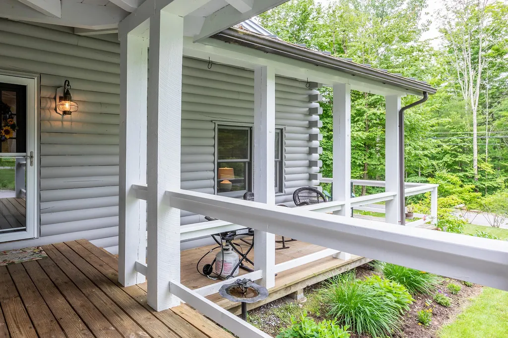 70 Flynn Hollow Road Sunderland VT 05250