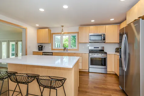28 Tampa Street Nashua NH 03064