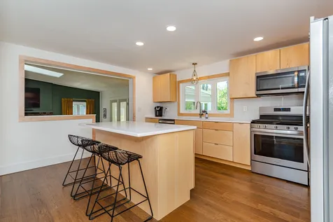 28 Tampa Street Nashua NH 03064