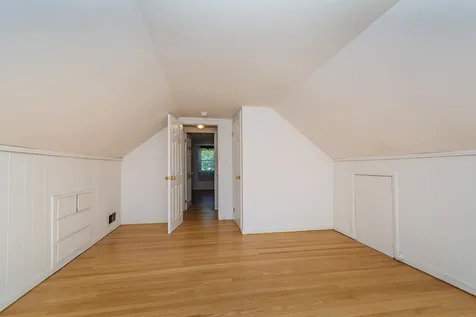 28 Tampa Street Nashua NH 03064